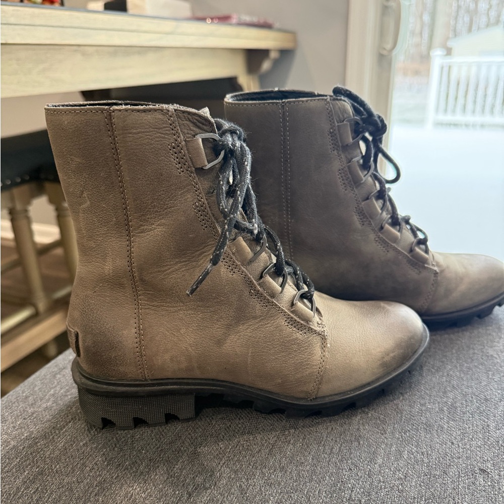 Sorel Lace Up Boots Phoenix Women’s Sz 7 Gray/Green